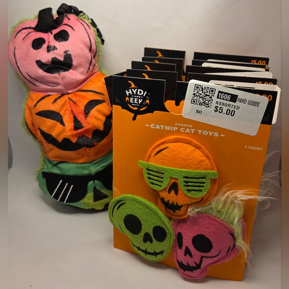 Catnip Cat Toys Halloween 16 Piece Set Neon Retro Skulls Pumpkins Spooky NWT